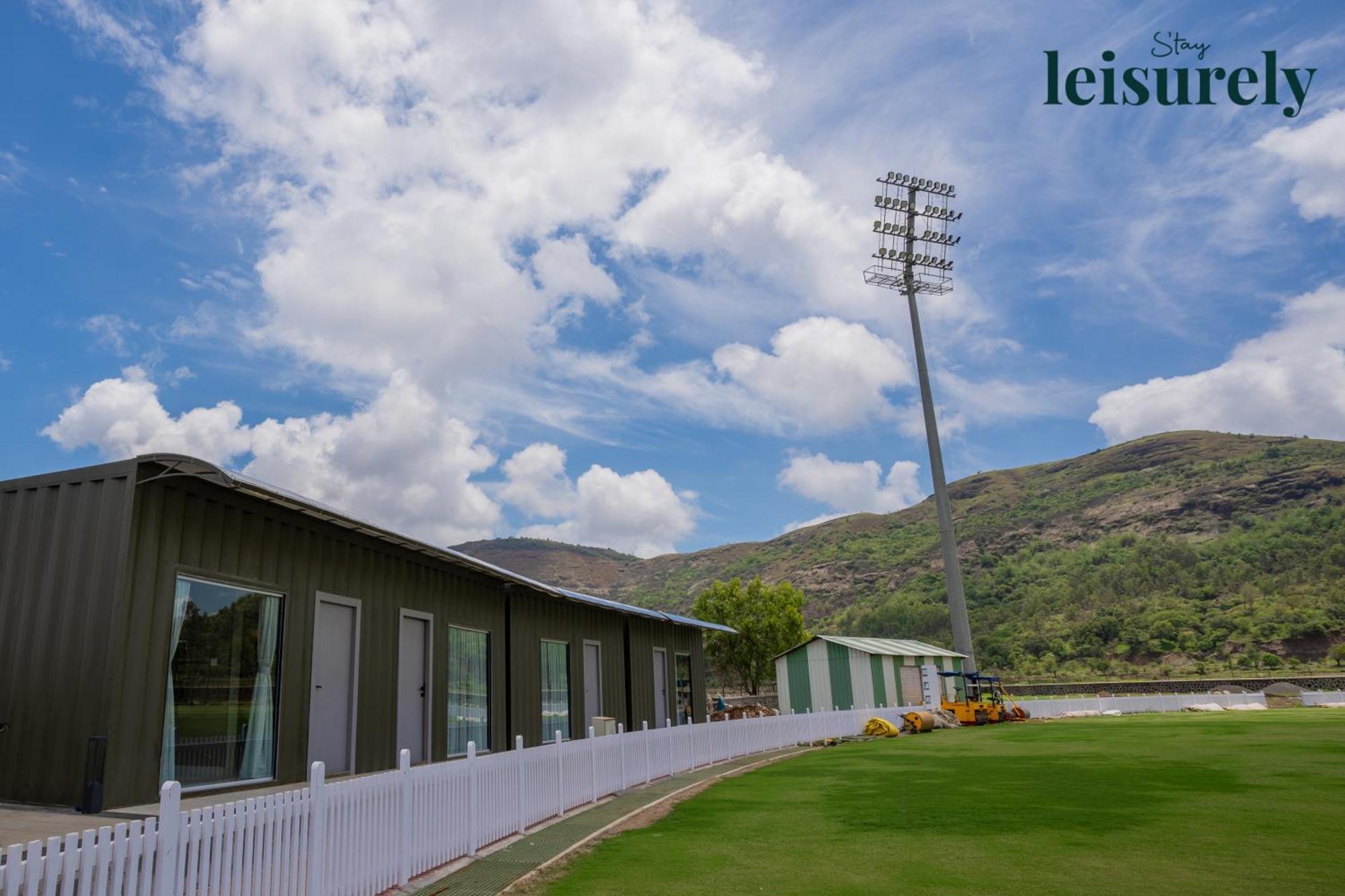 Stay Leisurely - Pavilion By The Hills, Lonavala - Stadium View Rooms 외부 사진