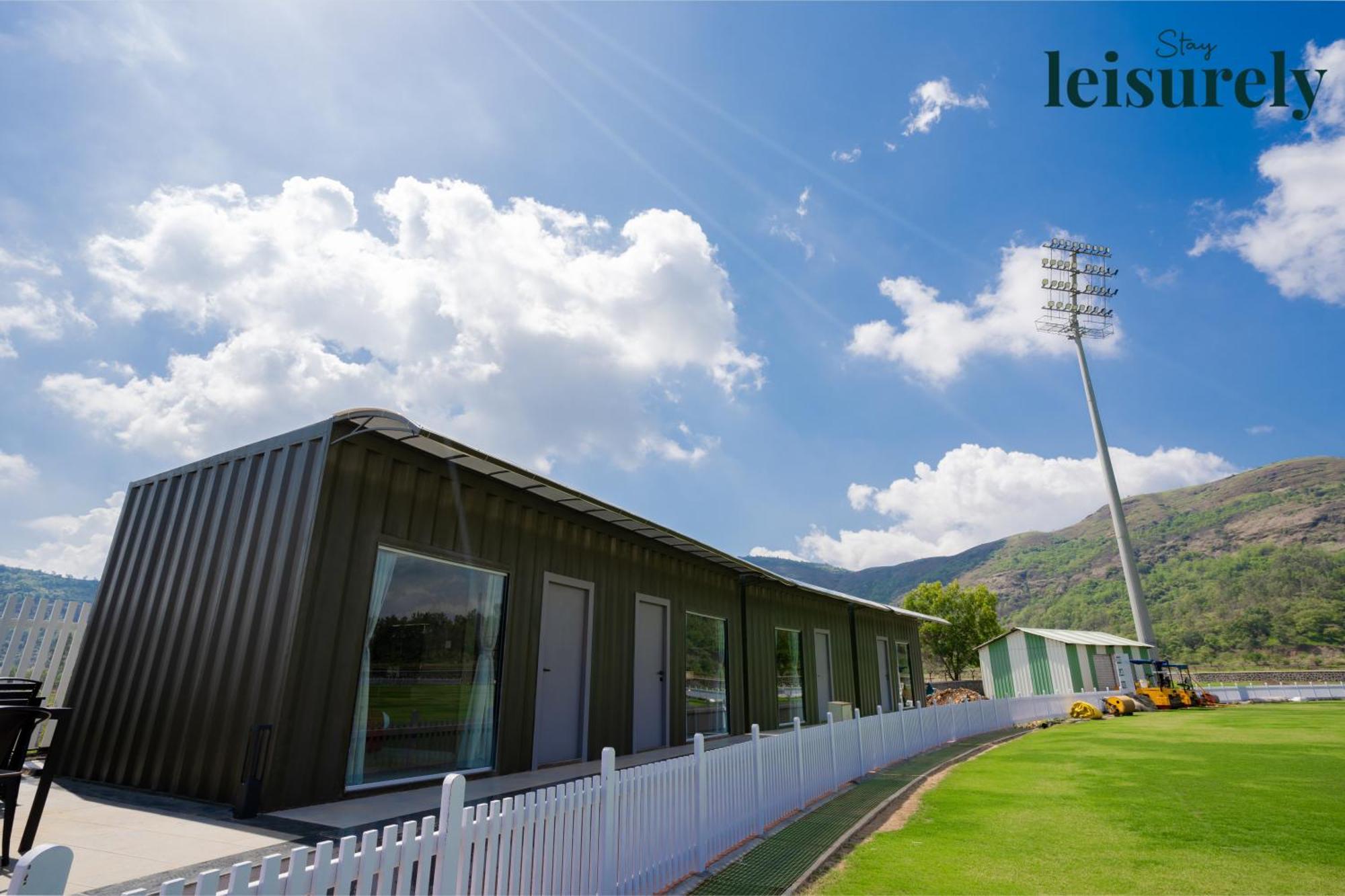 Stay Leisurely - Pavilion By The Hills, Lonavala - Stadium View Rooms 외부 사진